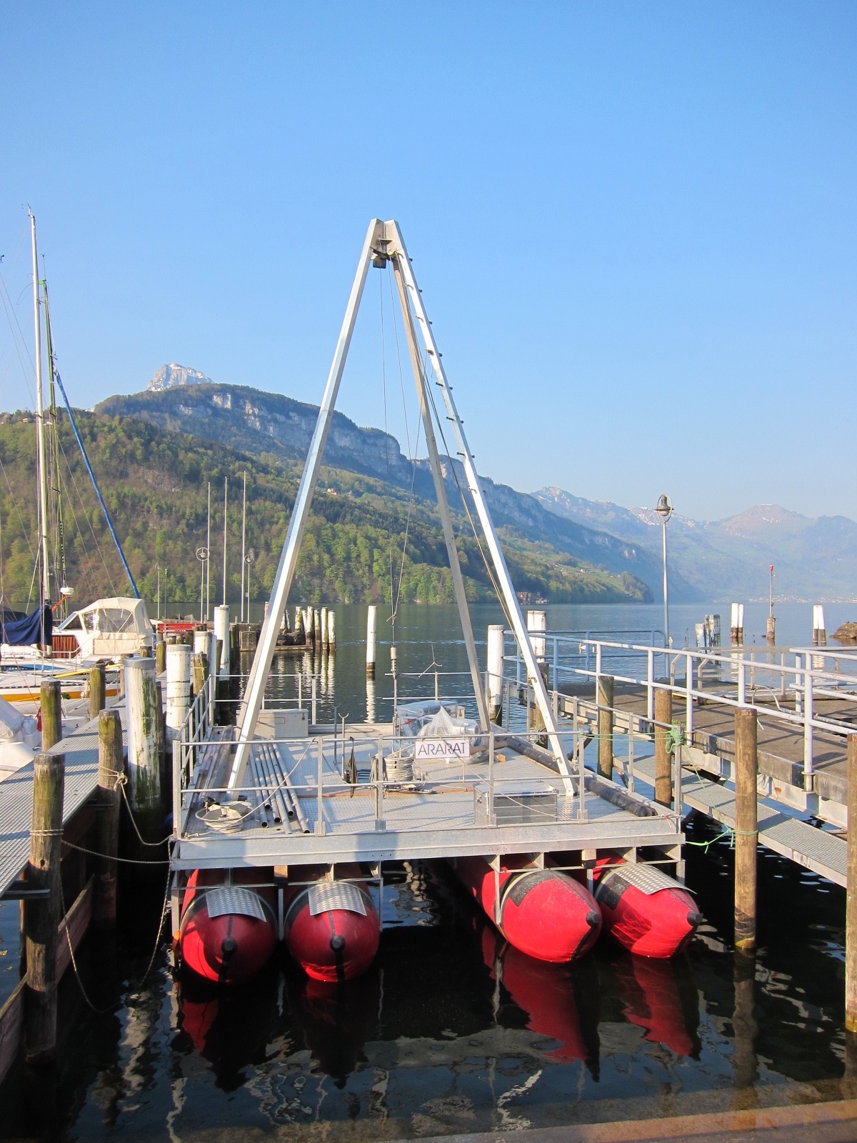 Enlarged view: Kullenberg platform for recovering up to 12m-long sediment cores